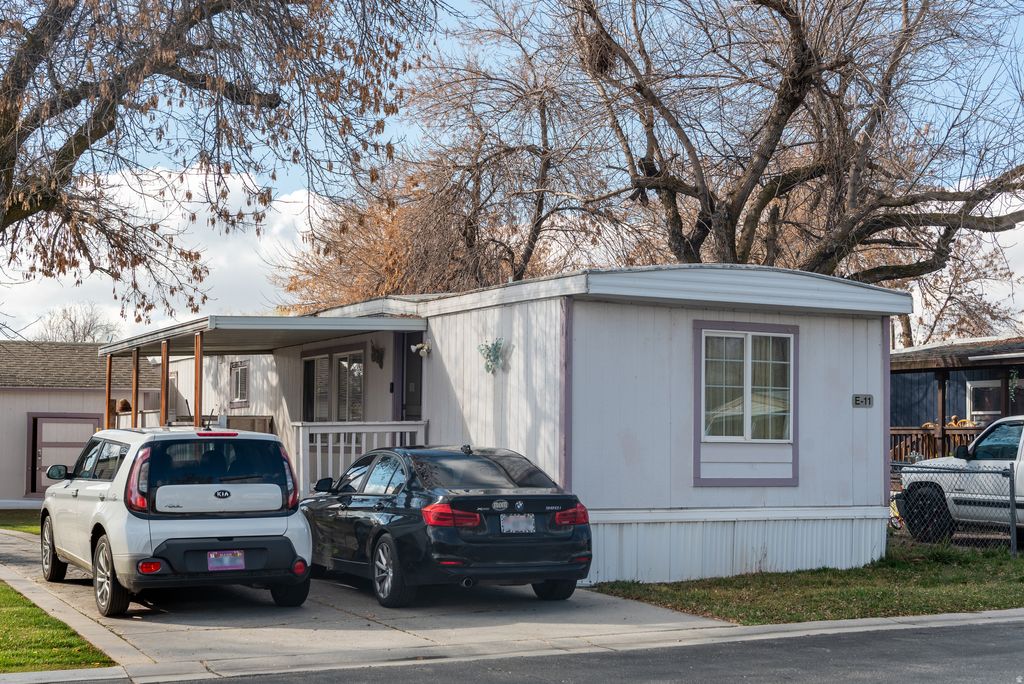 Photo of 680 N MAIN ST TRLR E-11 St, Kaysville, UT 84037 (MLS # 2142087)