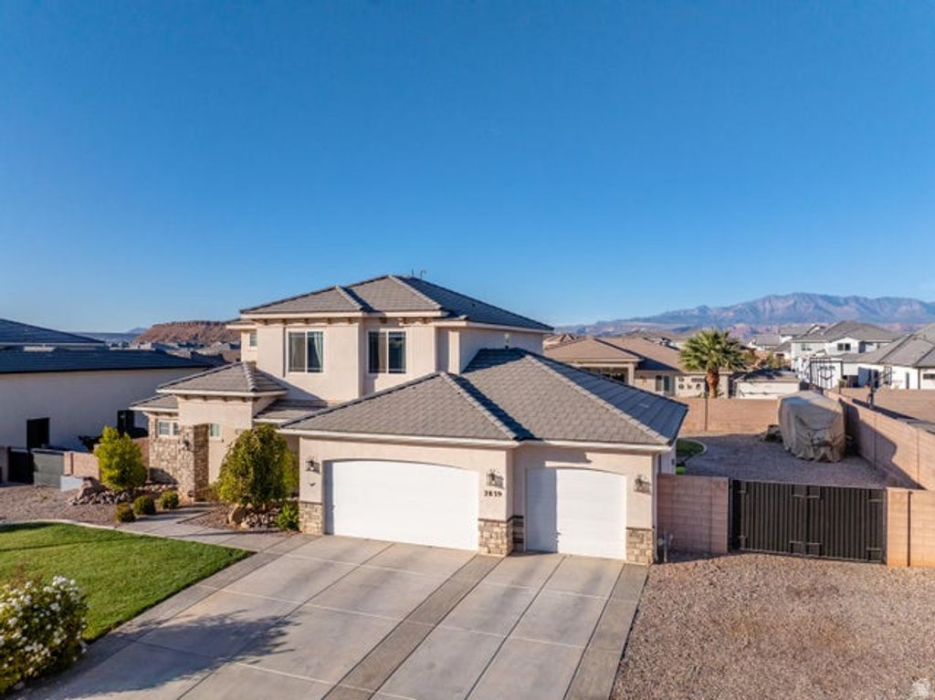 Photo of 2839 E HORSEMAN DR, Saint George, UT 84790 (MLS # 2122694)