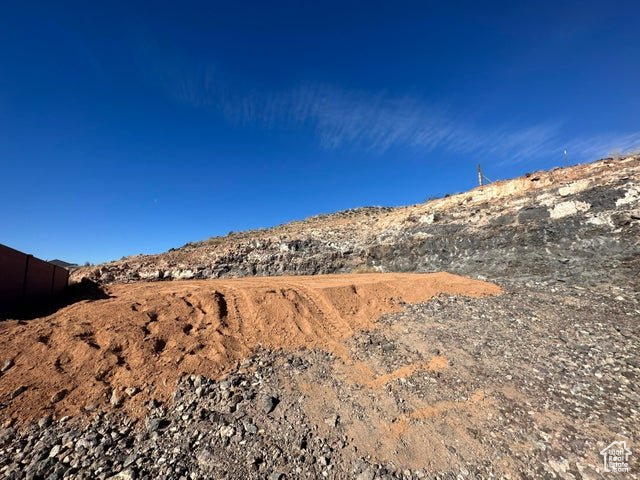 PAINTED SANDS - Residential