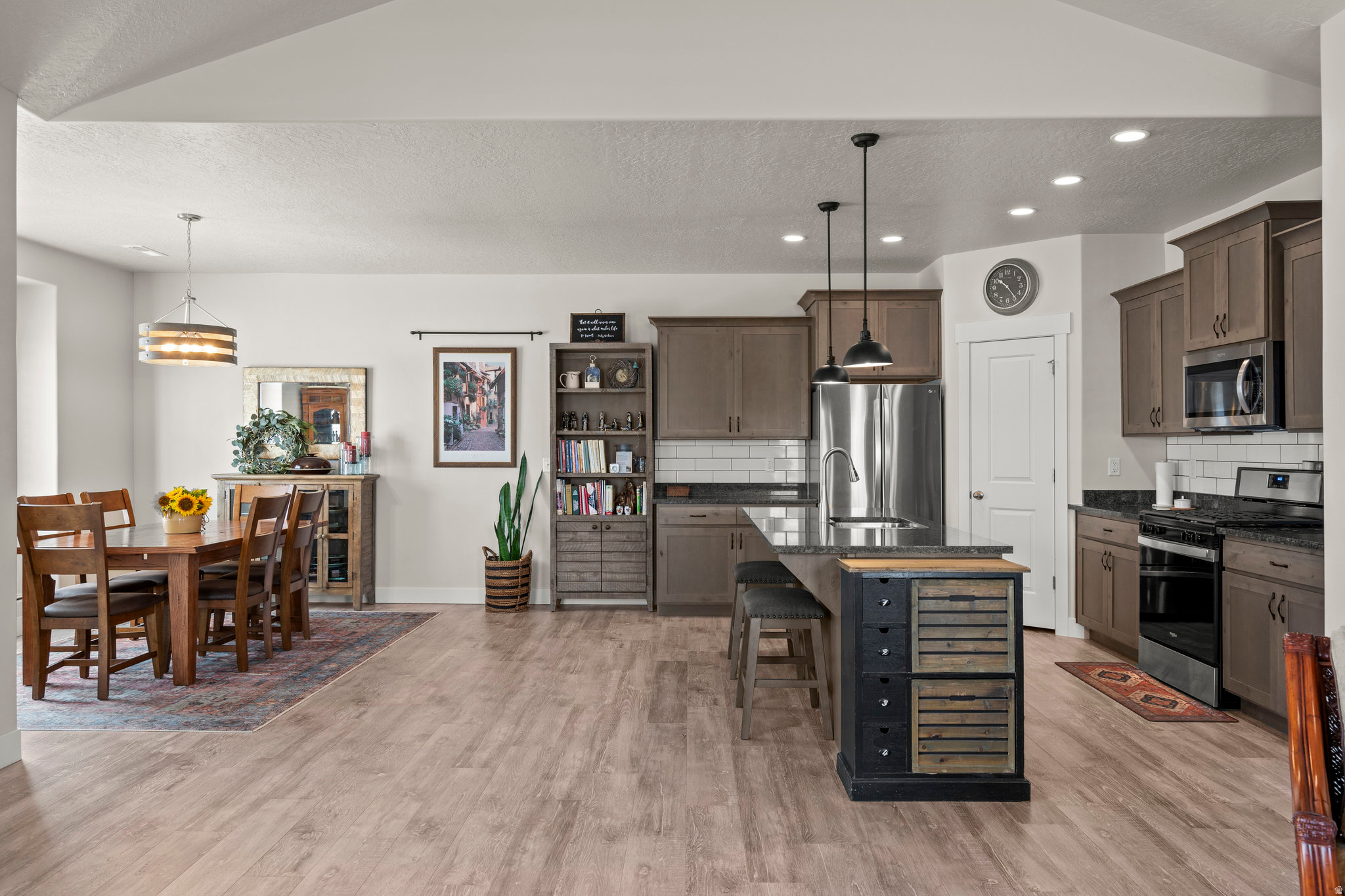 SALEM RIDGE - Residential Income