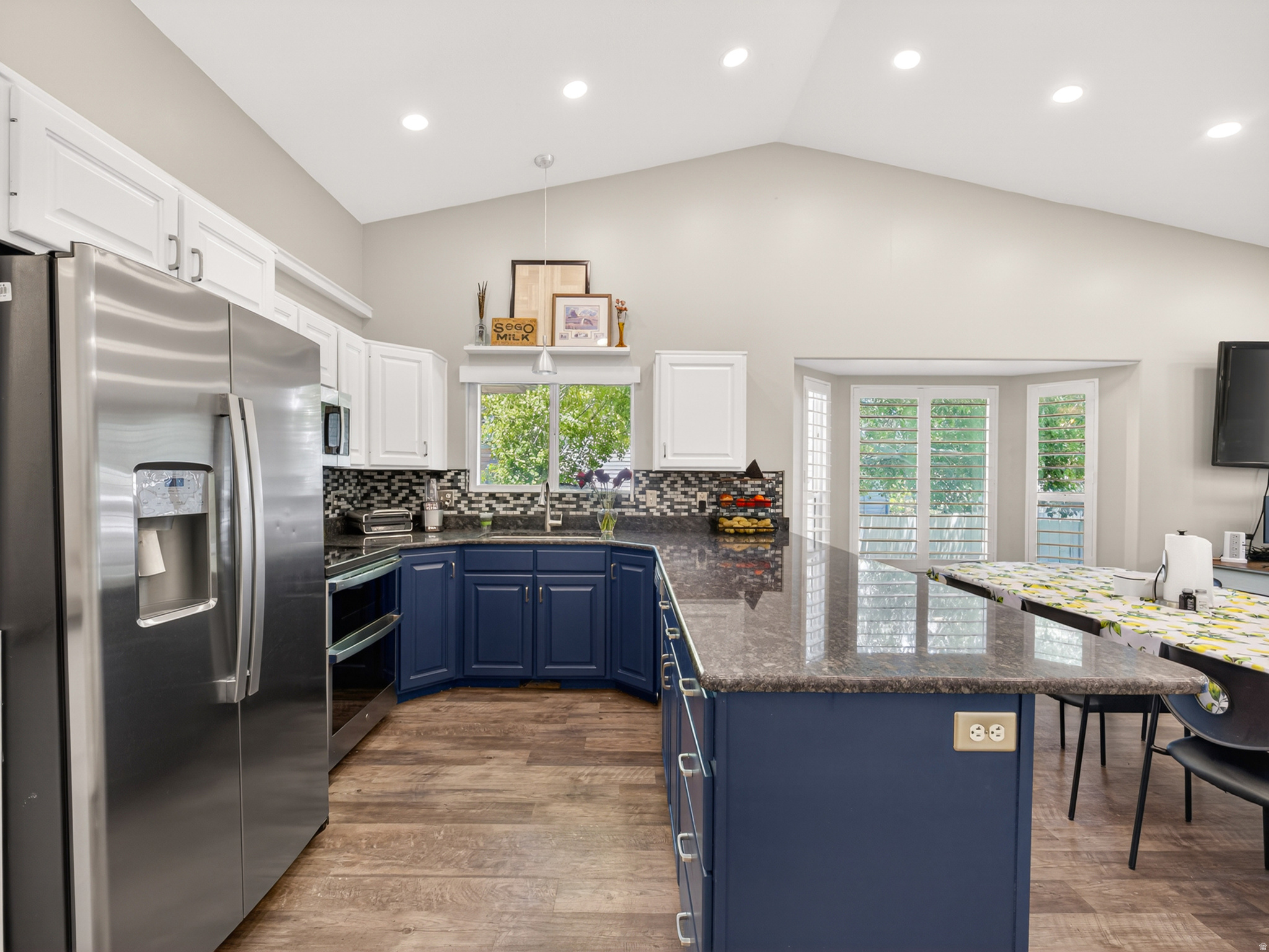 WINDSOR MEADOWS - Residential