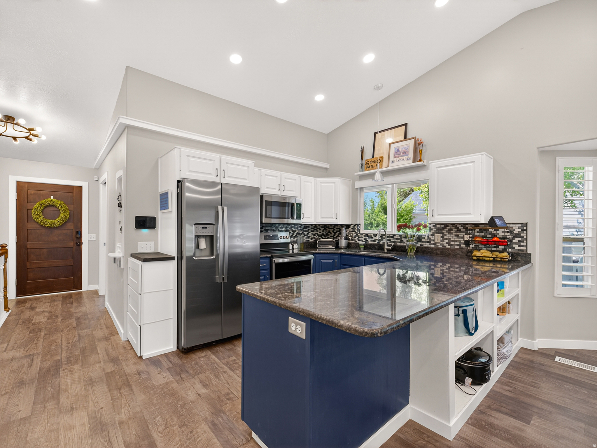 WINDSOR MEADOWS - Residential