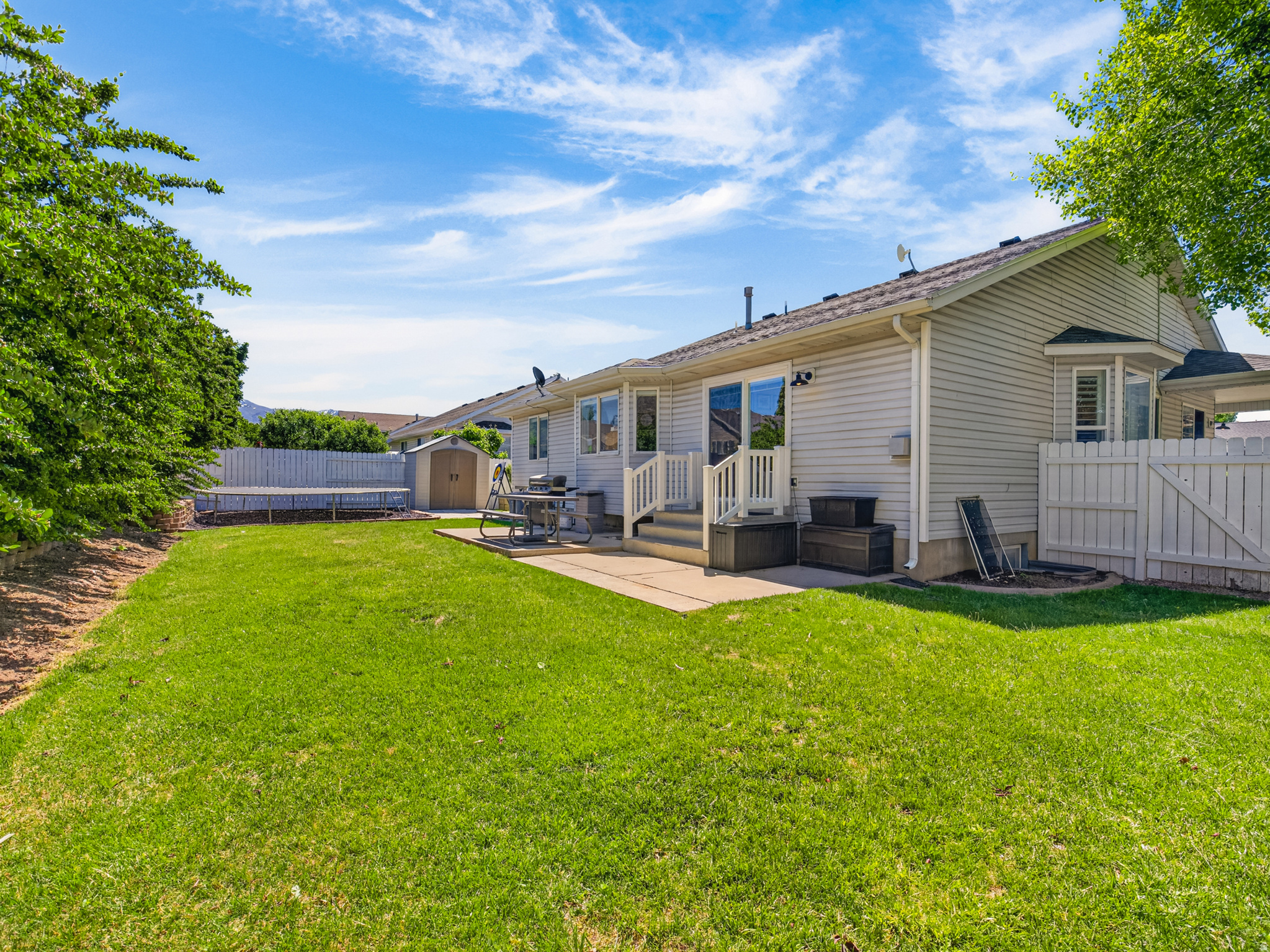 WINDSOR MEADOWS - Residential