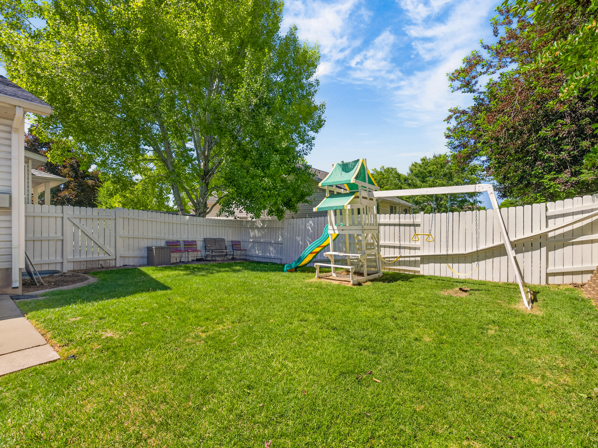 WINDSOR MEADOWS - Residential