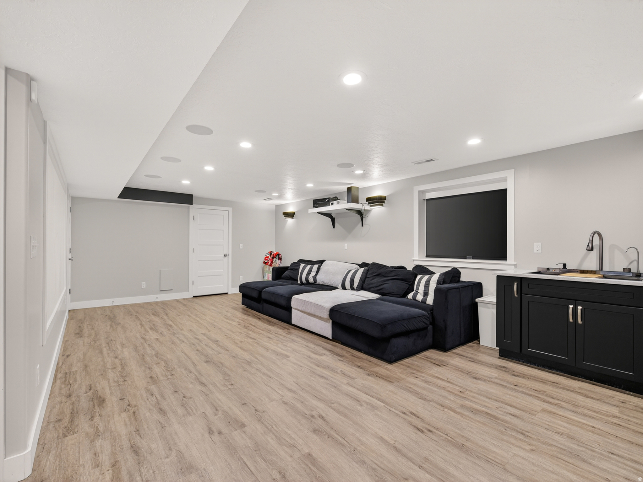 WINDSOR MEADOWS - Residential
