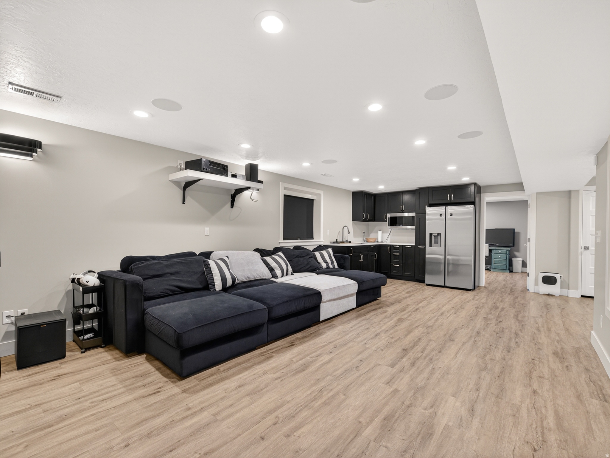 WINDSOR MEADOWS - Residential
