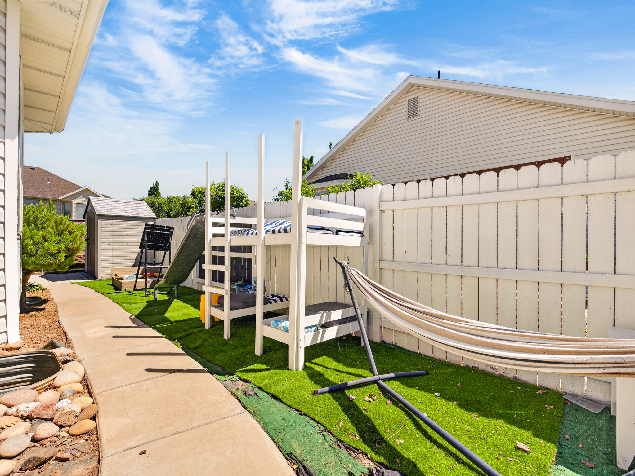WINDSOR MEADOWS - Residential