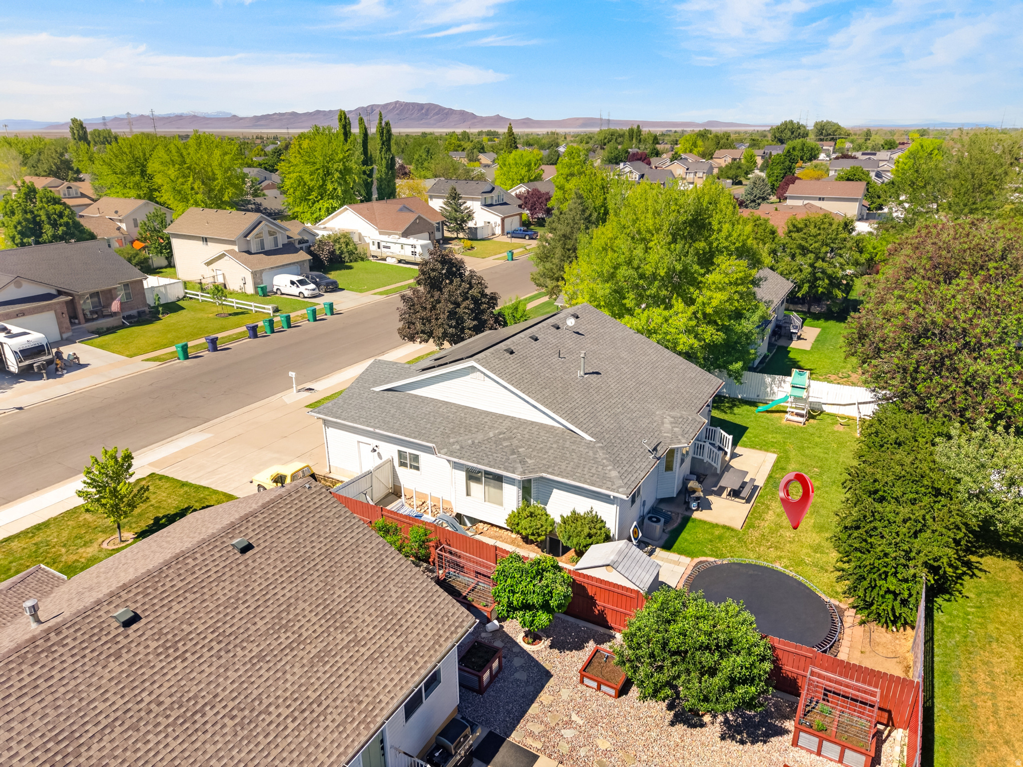 WINDSOR MEADOWS - Residential