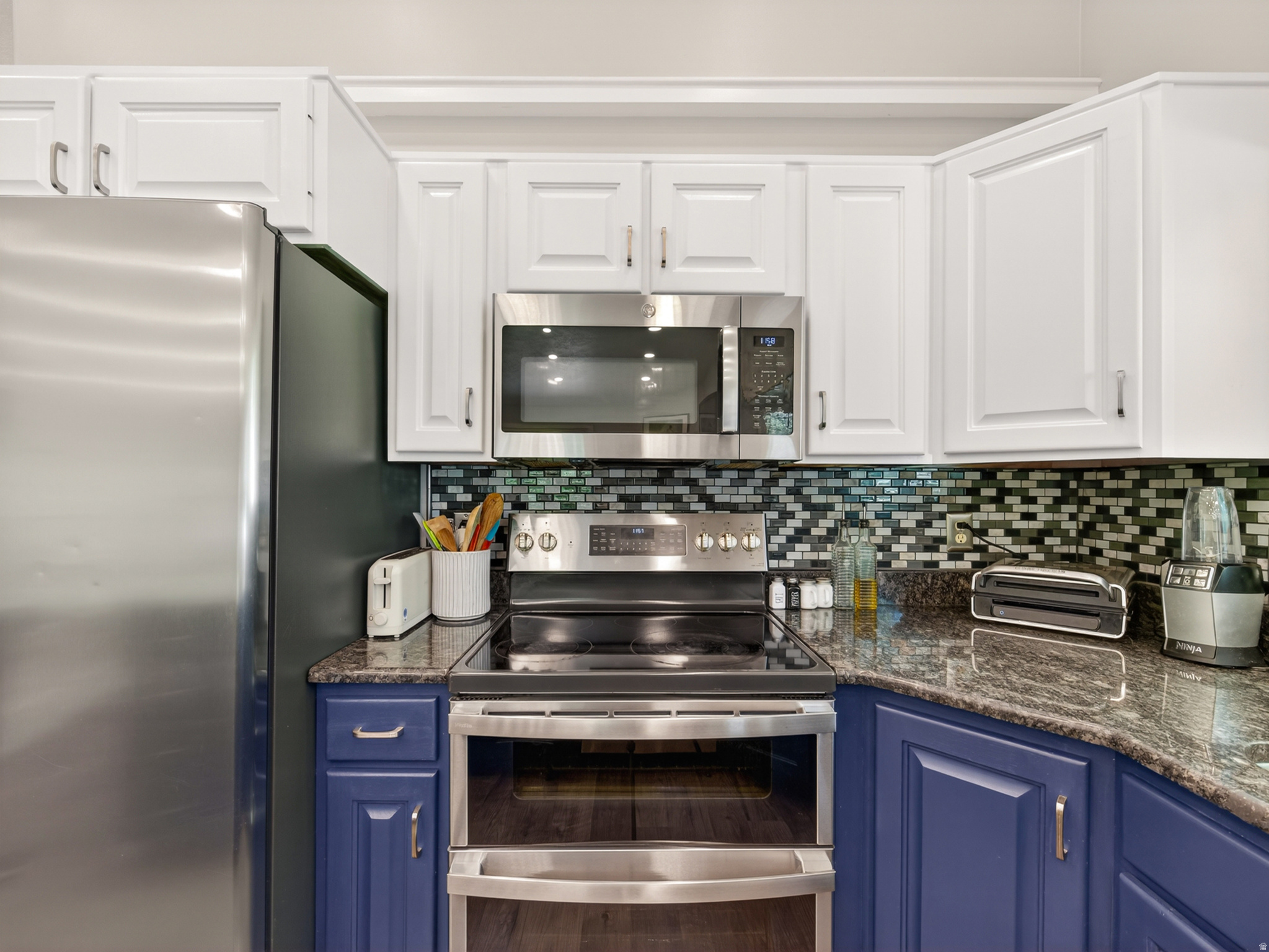 WINDSOR MEADOWS - Residential