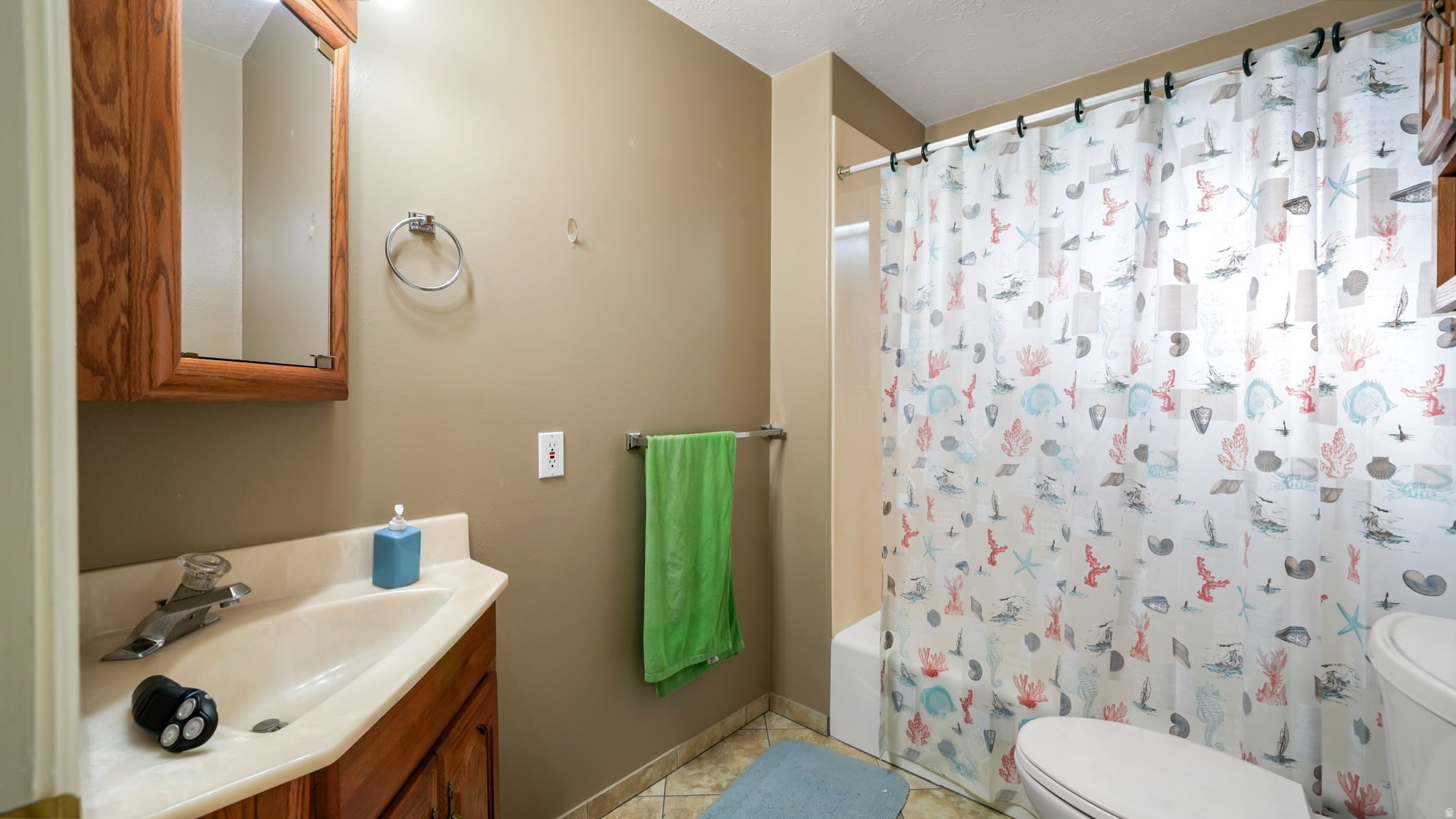 COUNTRY COVE - Residential