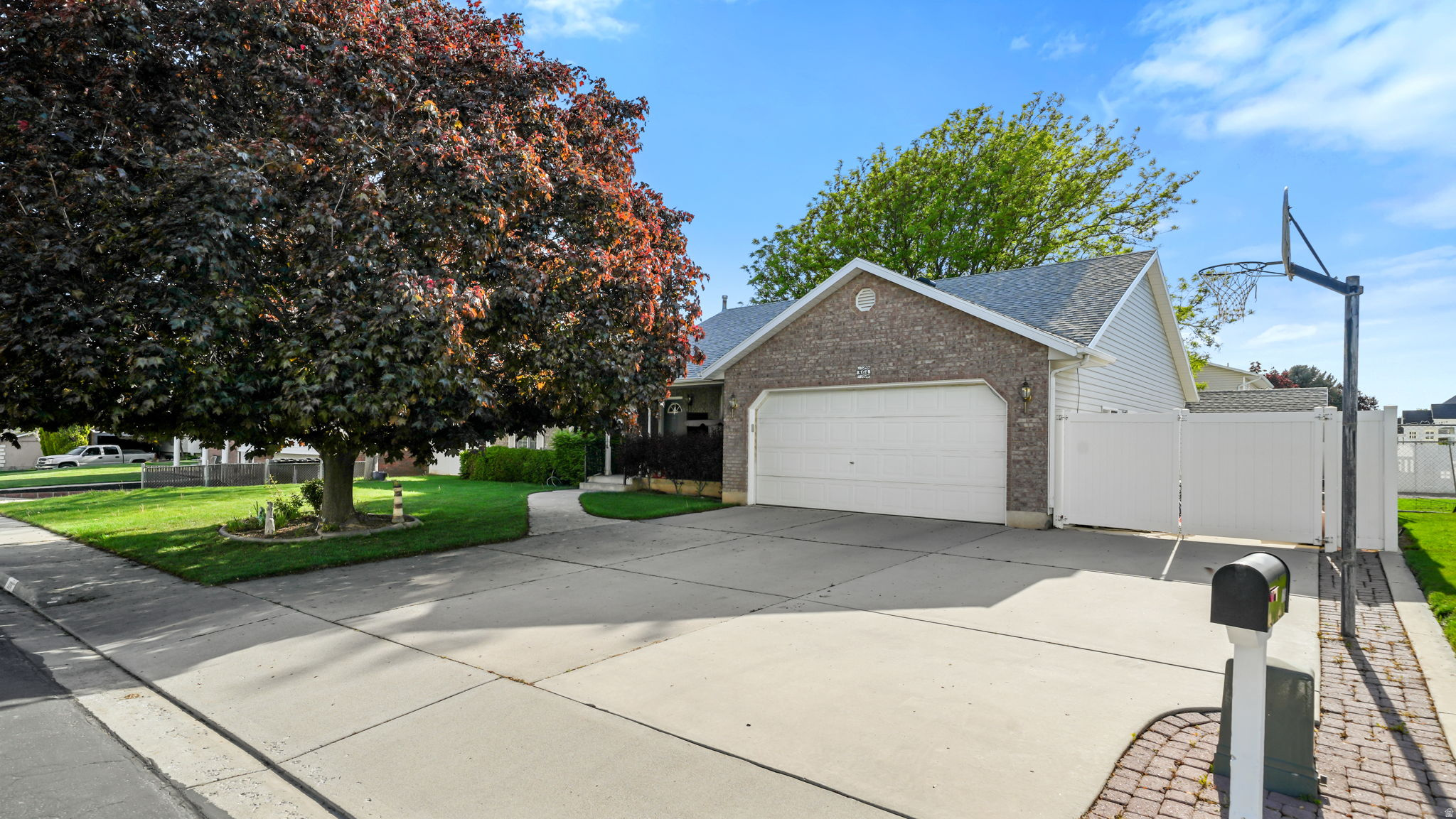 COUNTRY COVE - Residential