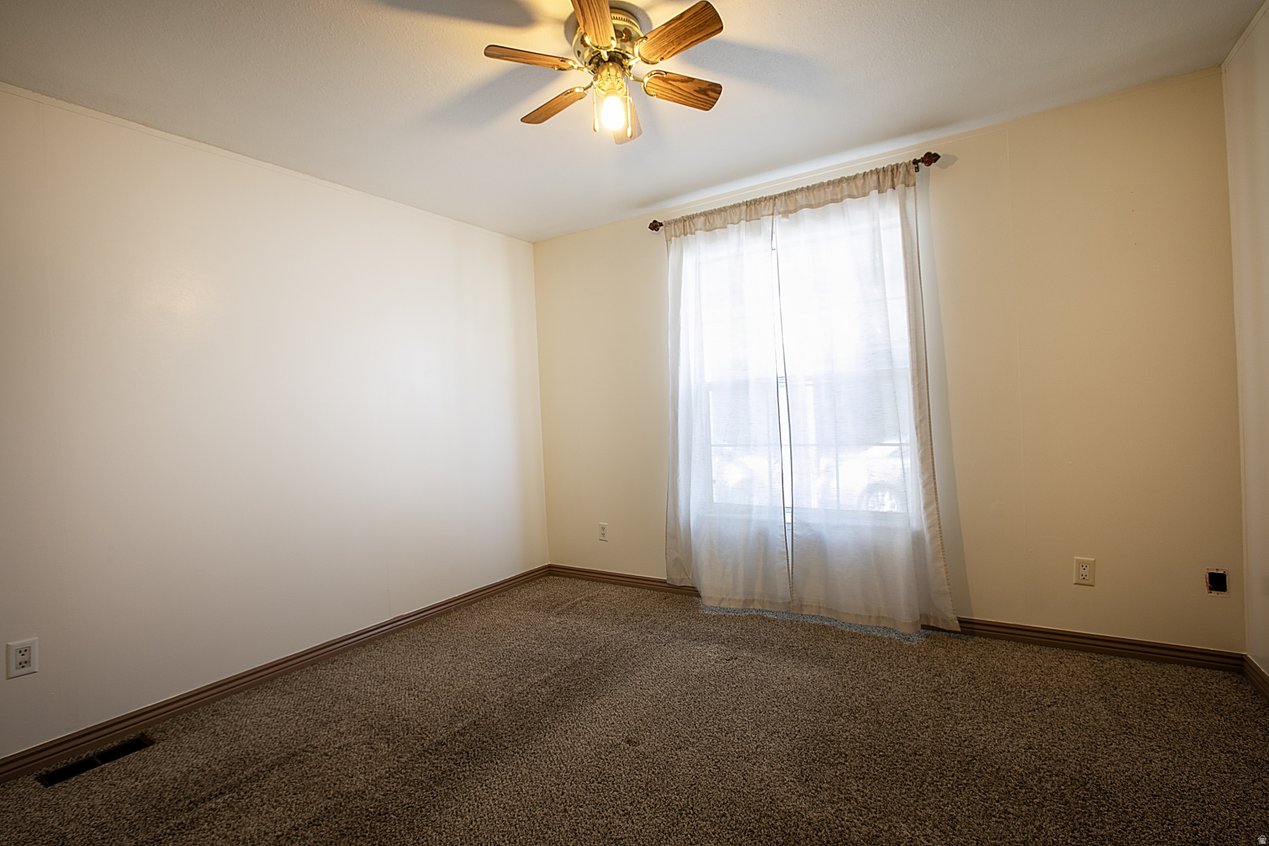 WINDSOR ESTATES - Residential