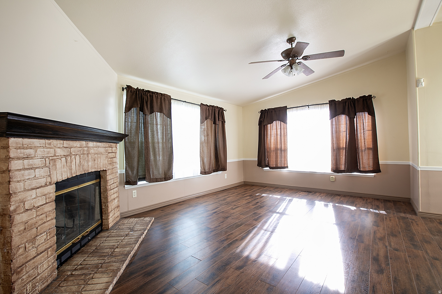 WINDSOR ESTATES - Residential