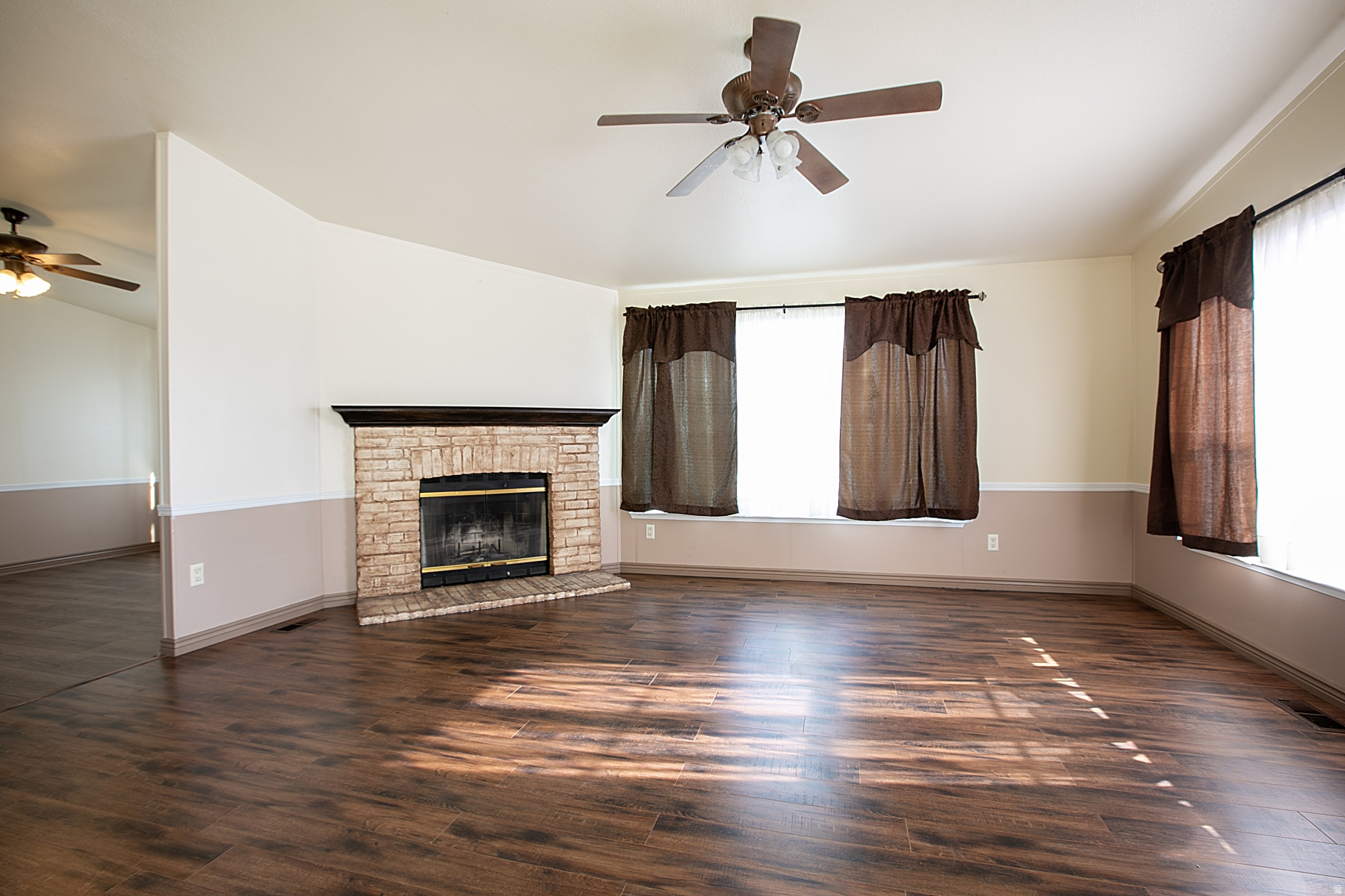 WINDSOR ESTATES - Residential