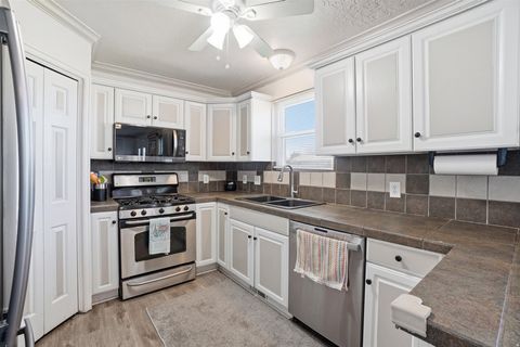 Tiny photo for 845 N 275 W, Bountiful, UT 84010 (MLS # 2155460)