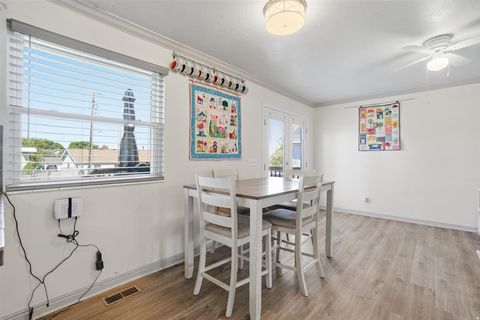 Tiny photo for 845 N 275 W, Bountiful, UT 84010 (MLS # 2155460)
