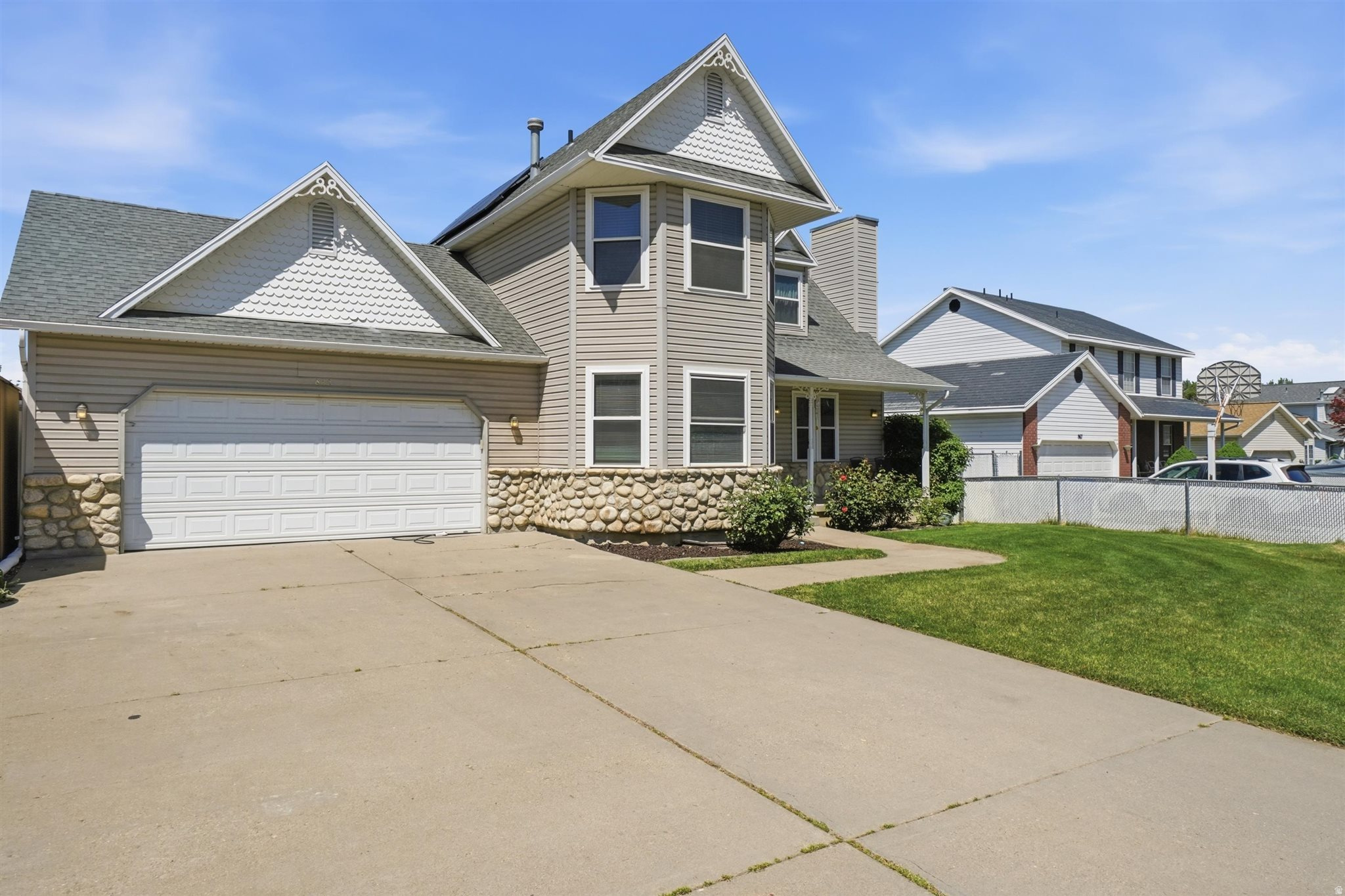 HOLMES PARK - Residential