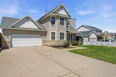 Tiny photo for 845 N 275 W, Bountiful, UT 84010 (MLS # 2155460)
