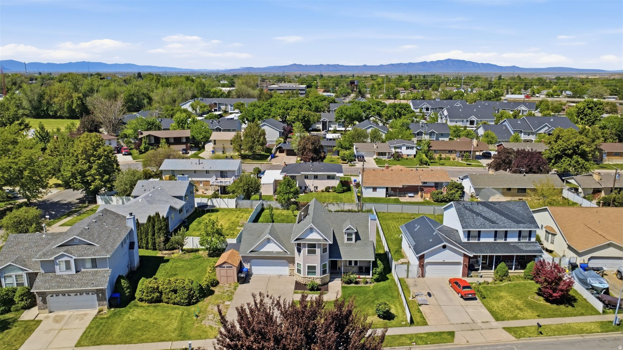 HOLMES PARK - Residential