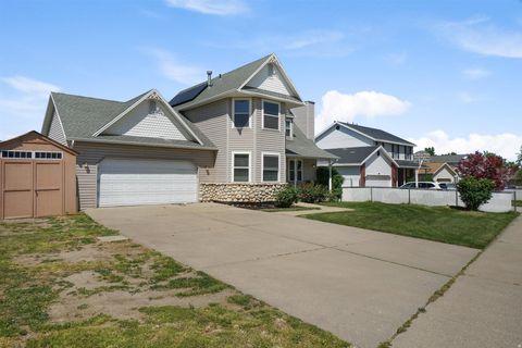 Tiny photo for 845 N 275 W, Bountiful, UT 84010 (MLS # 2155460)