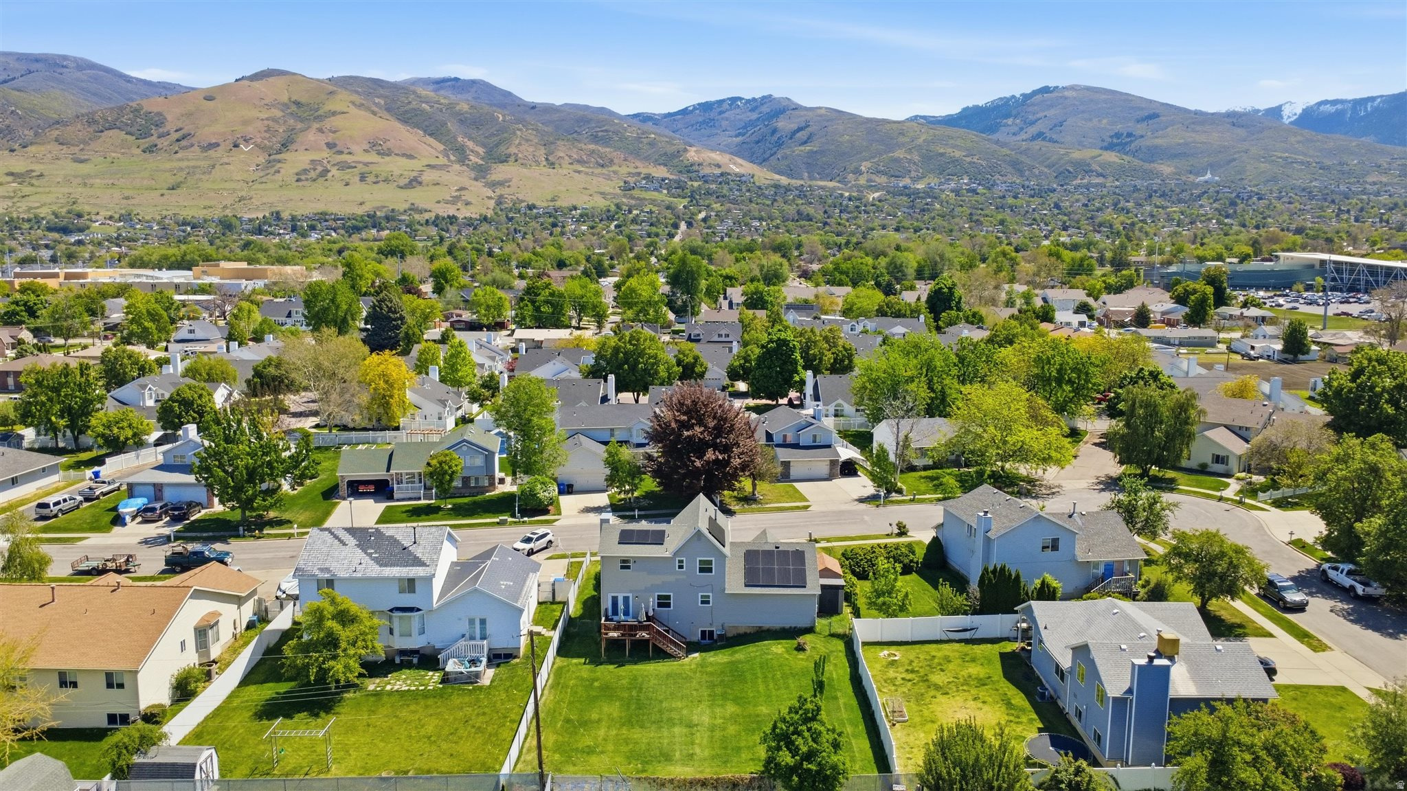 HOLMES PARK - Residential