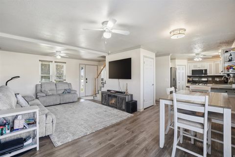 Tiny photo for 845 N 275 W, Bountiful, UT 84010 (MLS # 2155460)