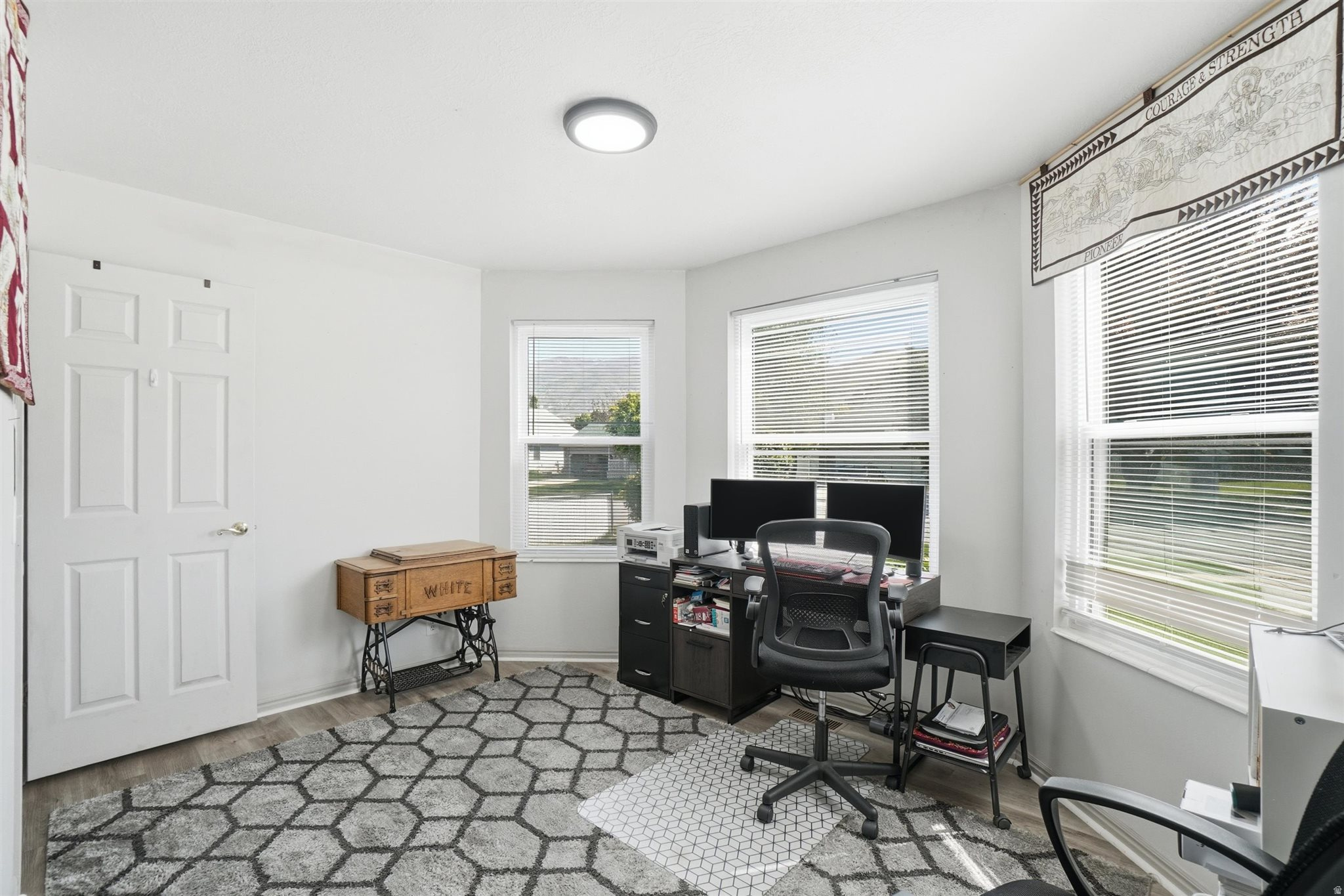 HOLMES PARK - Residential