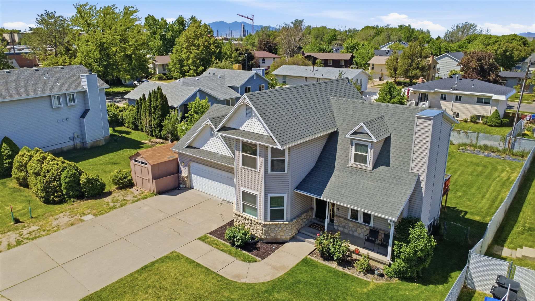 HOLMES PARK - Residential
