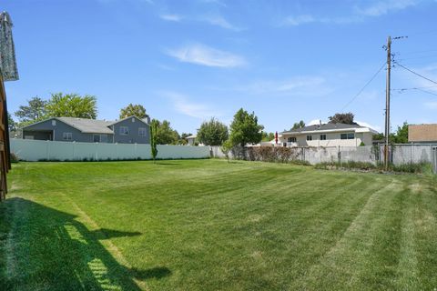 Tiny photo for 845 N 275 W, Bountiful, UT 84010 (MLS # 2155460)