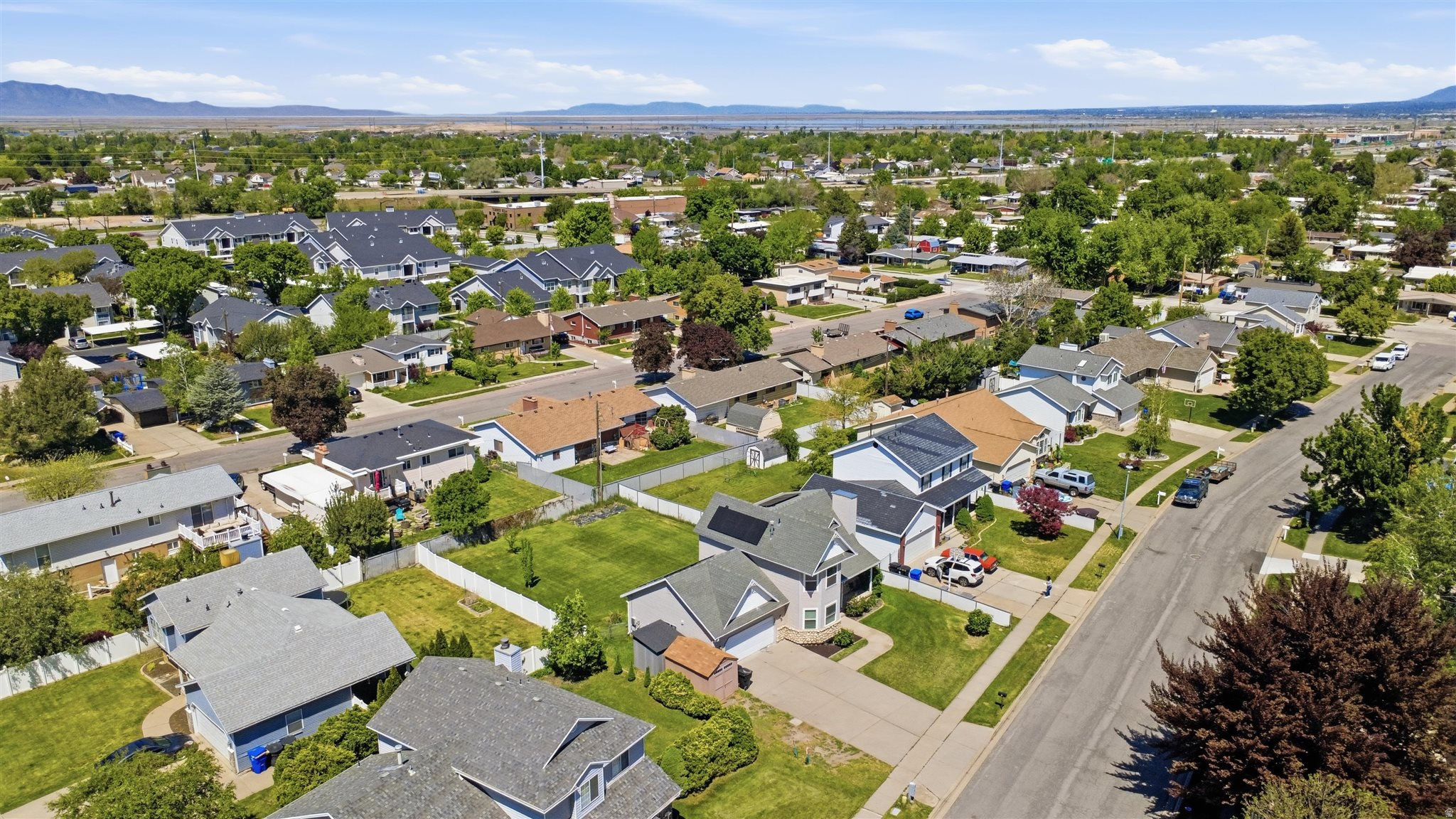 HOLMES PARK - Residential
