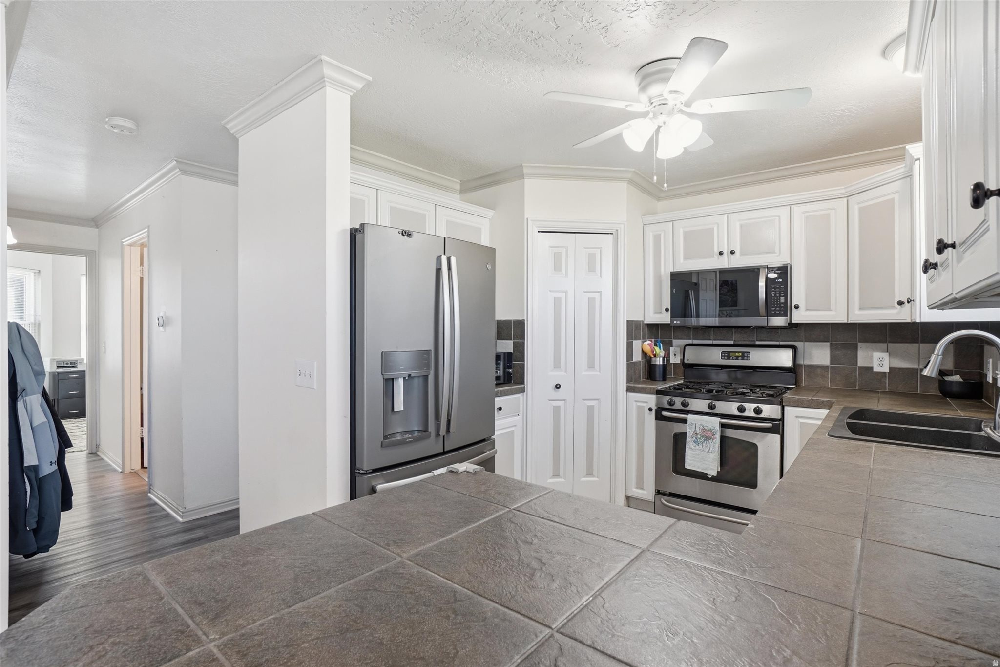 HOLMES PARK - Residential
