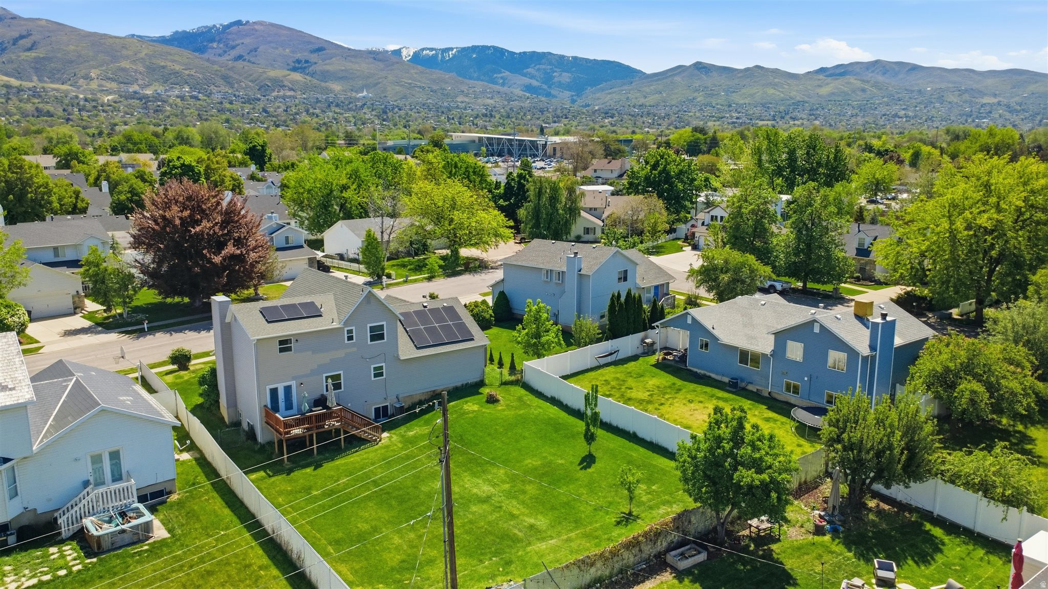HOLMES PARK - Residential