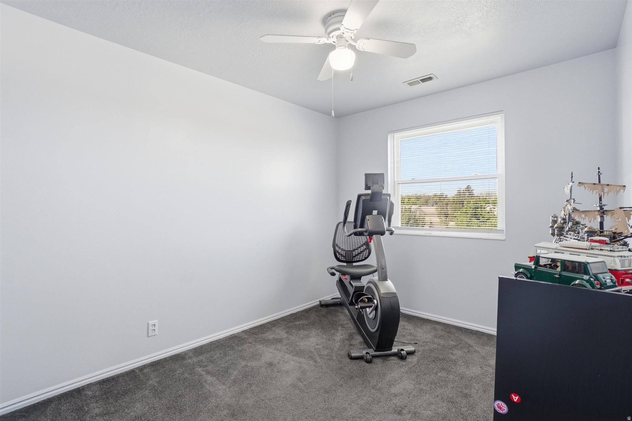 HOLMES PARK - Residential