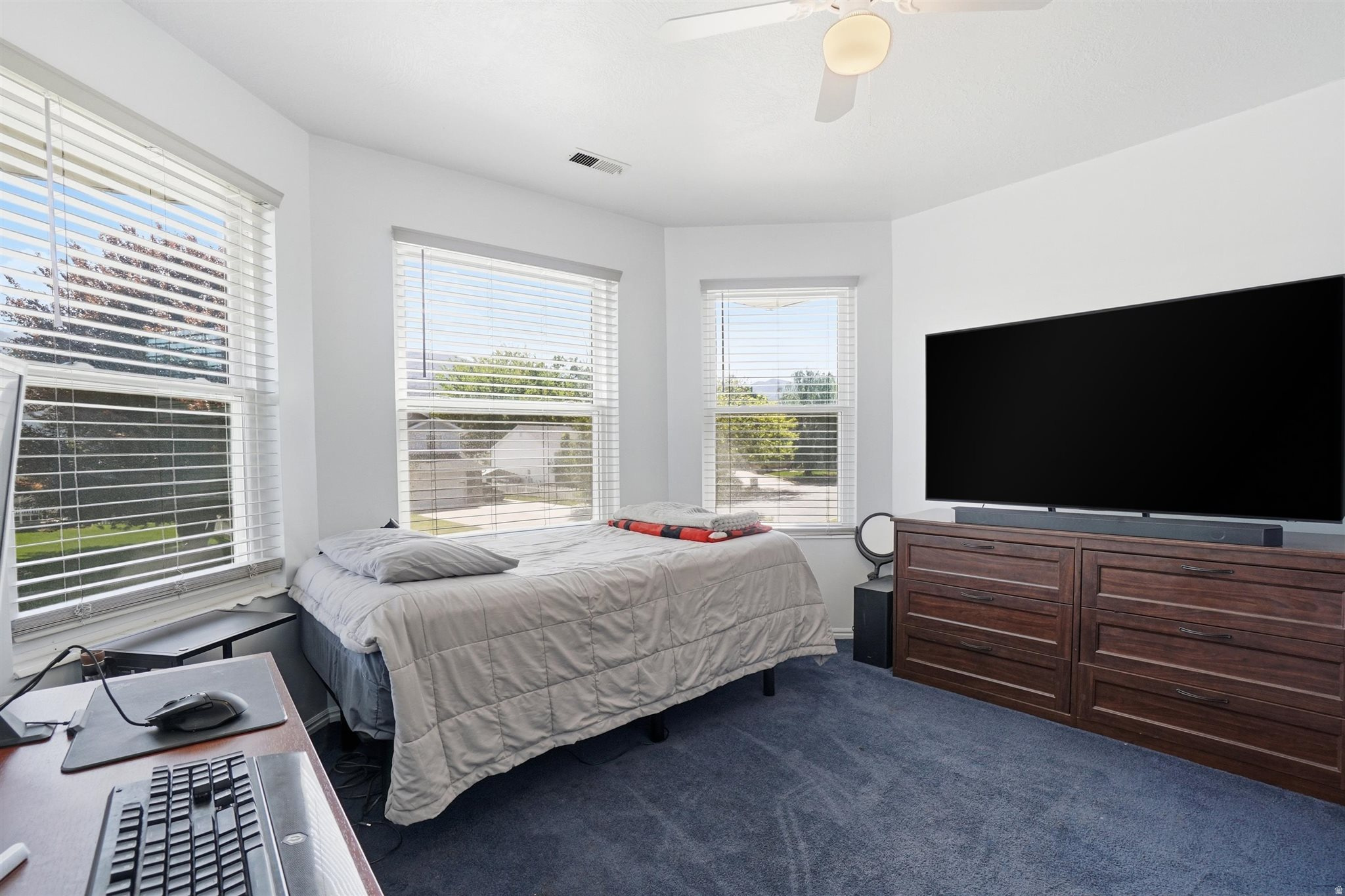 HOLMES PARK - Residential