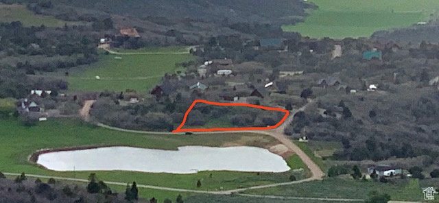 WHISPERING PINES - Land