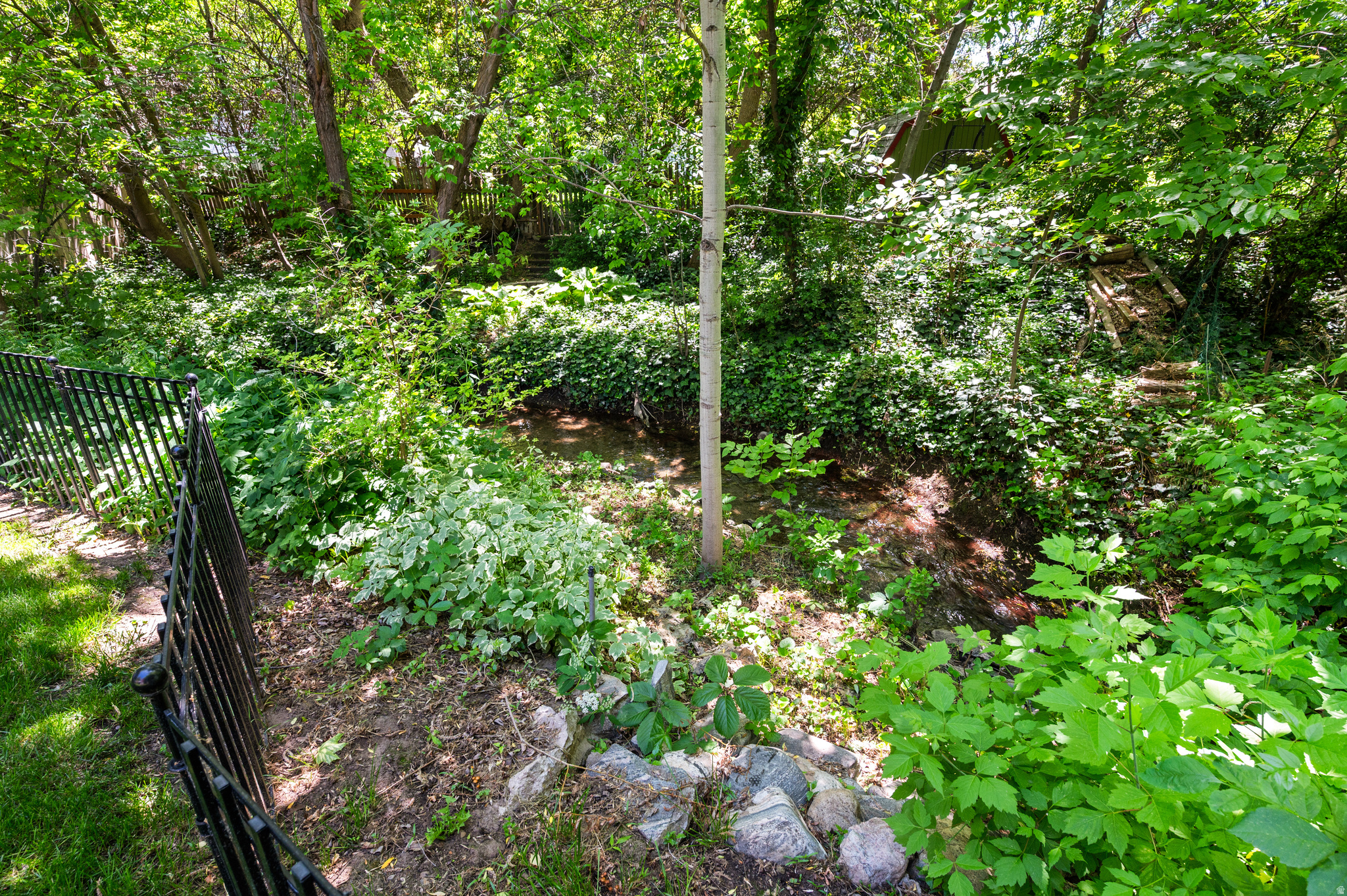 COUNTRY CREEK - Residential