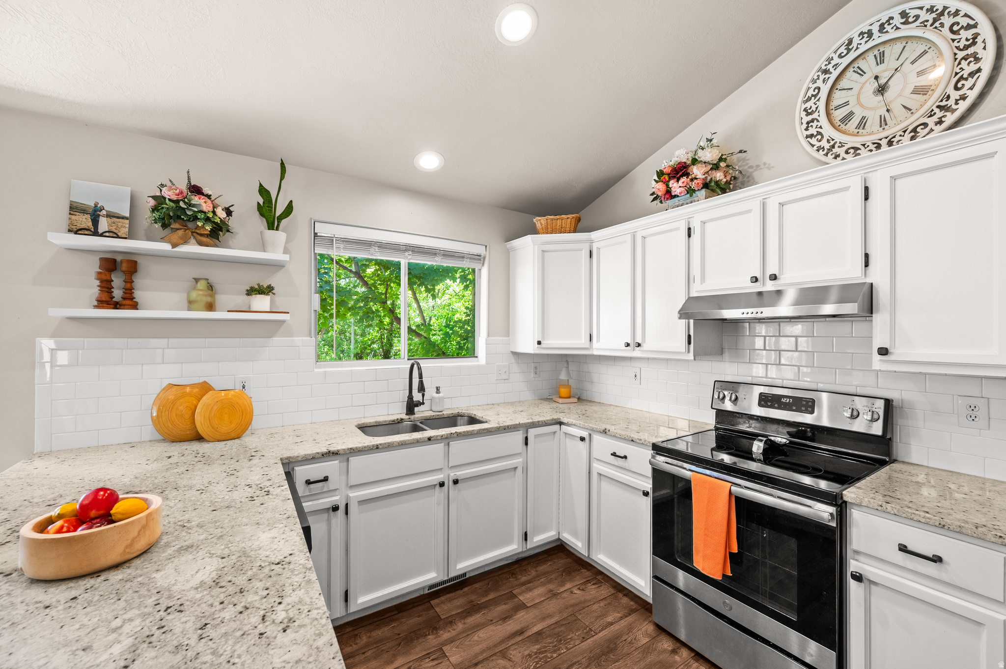 COUNTRY CREEK - Residential