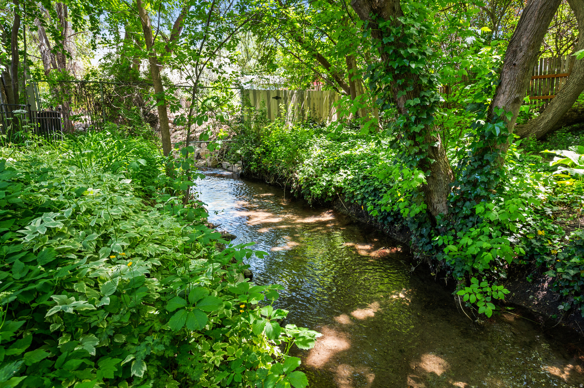 COUNTRY CREEK - Residential