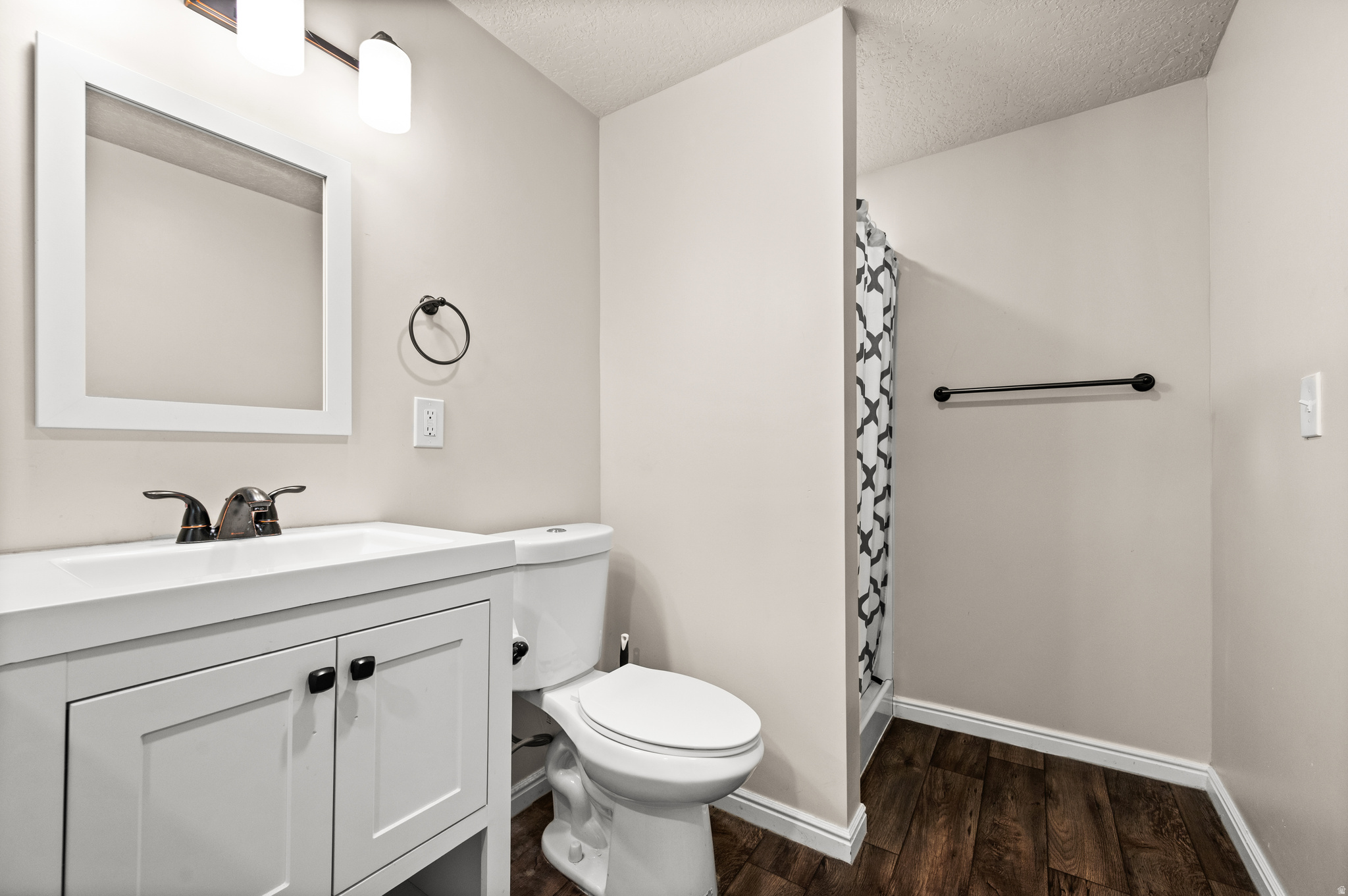COUNTRY CREEK - Residential