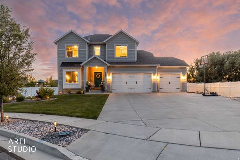 Photo of 2681 N 1200 E, North Ogden, UT 84414 (MLS # 2156081)