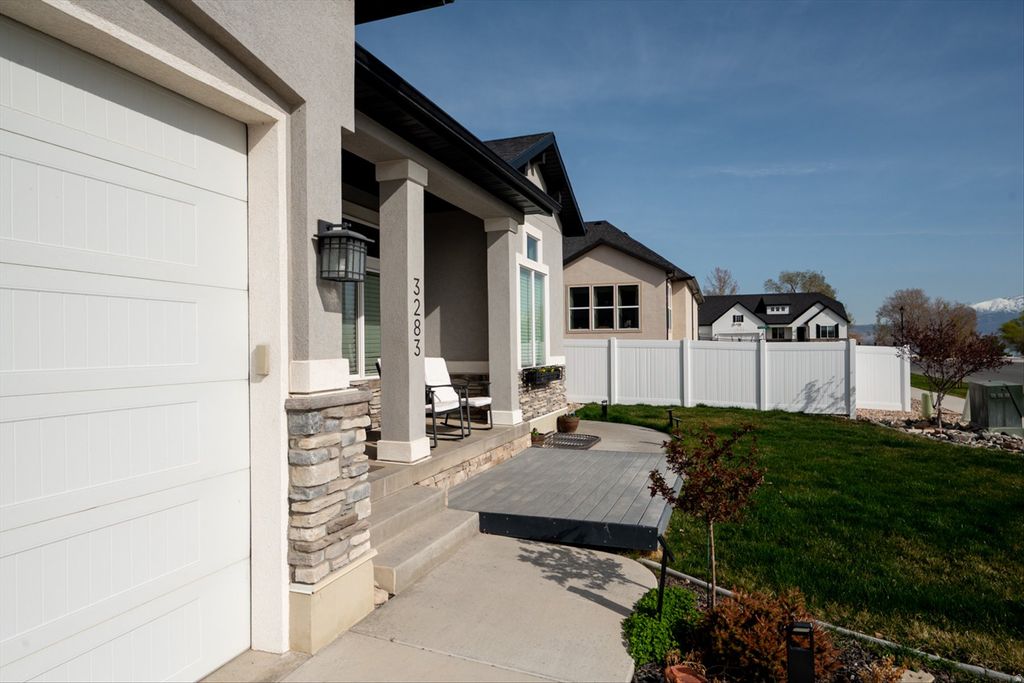 Photo of 3283 S BLACK BITTERN WAY, Saratoga Springs, UT 84045 (MLS # 2125231)