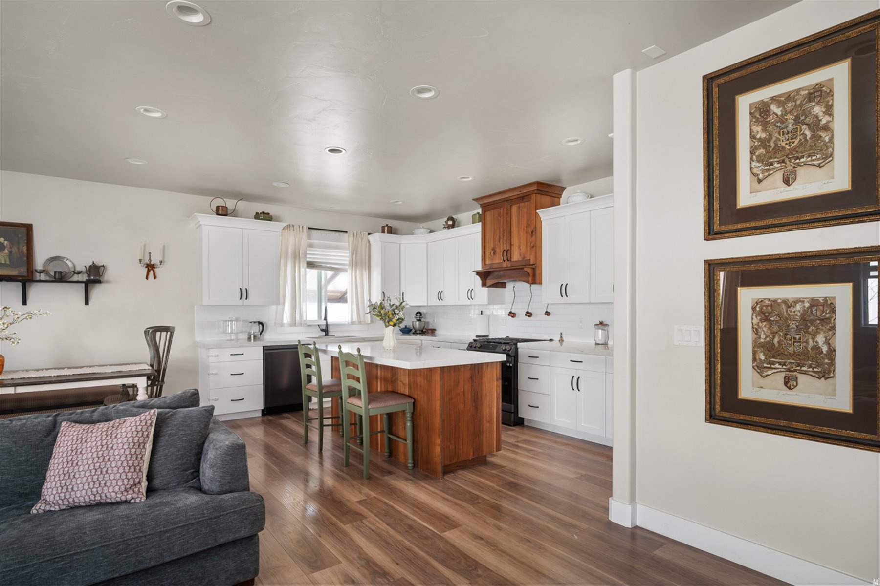 HERON HILLS - Residential