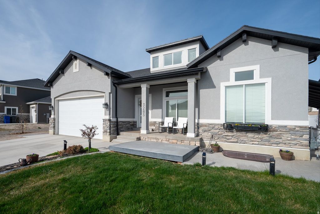 Photo of 3283 S BLACK BITTERN WAY, Saratoga Springs, UT 84045 (MLS # 2125231)