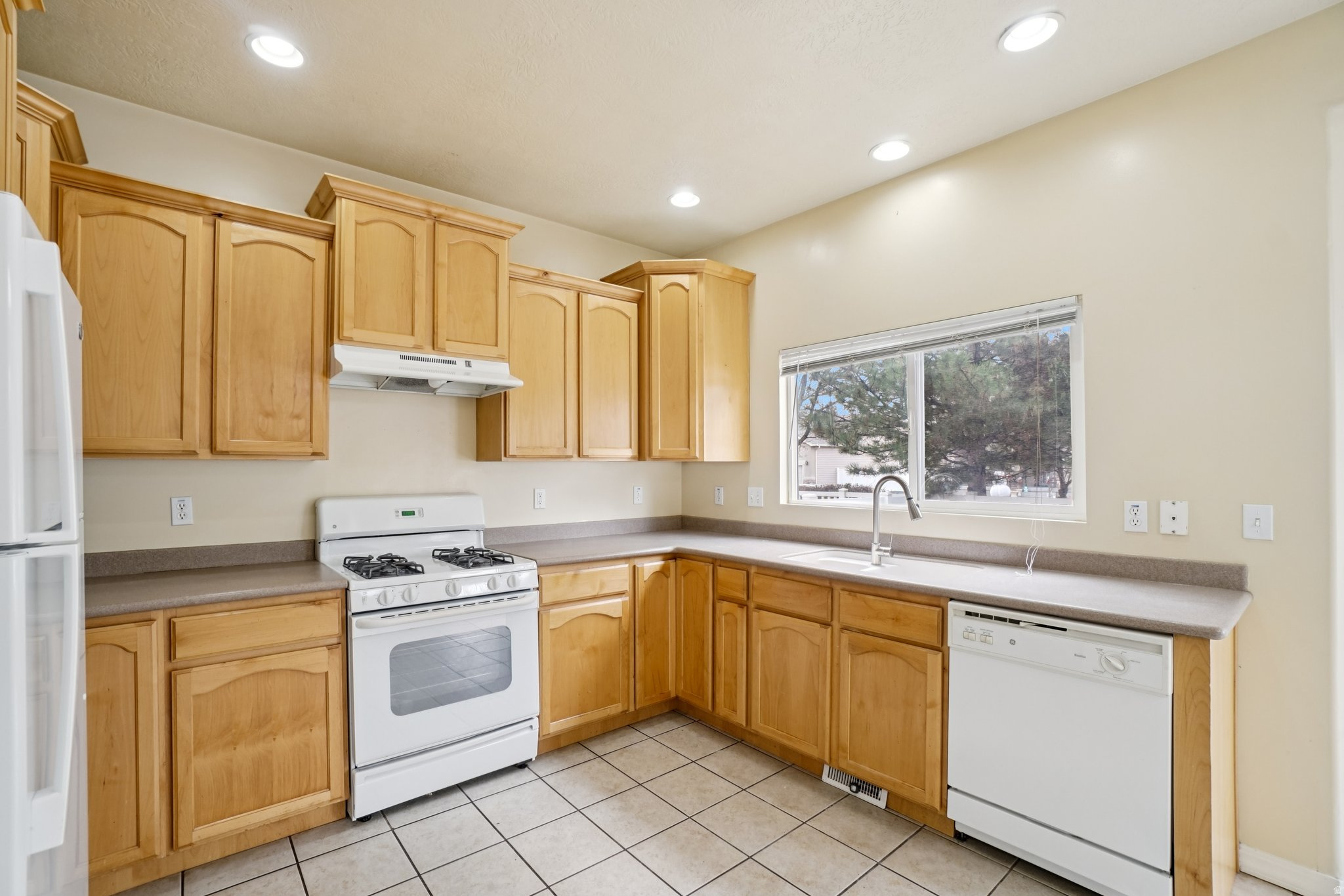 VILLAGES AT STONEGATE - Residential