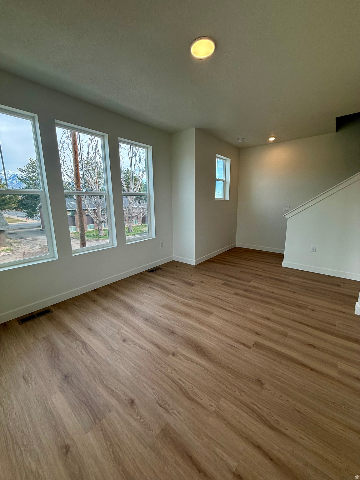 TOWNS ON MAIN - Residential