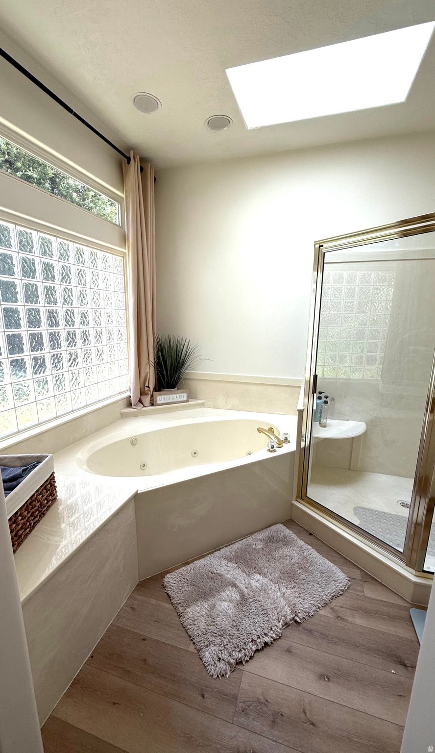 LAGUNA AT GREEN SPRINGS - Residential