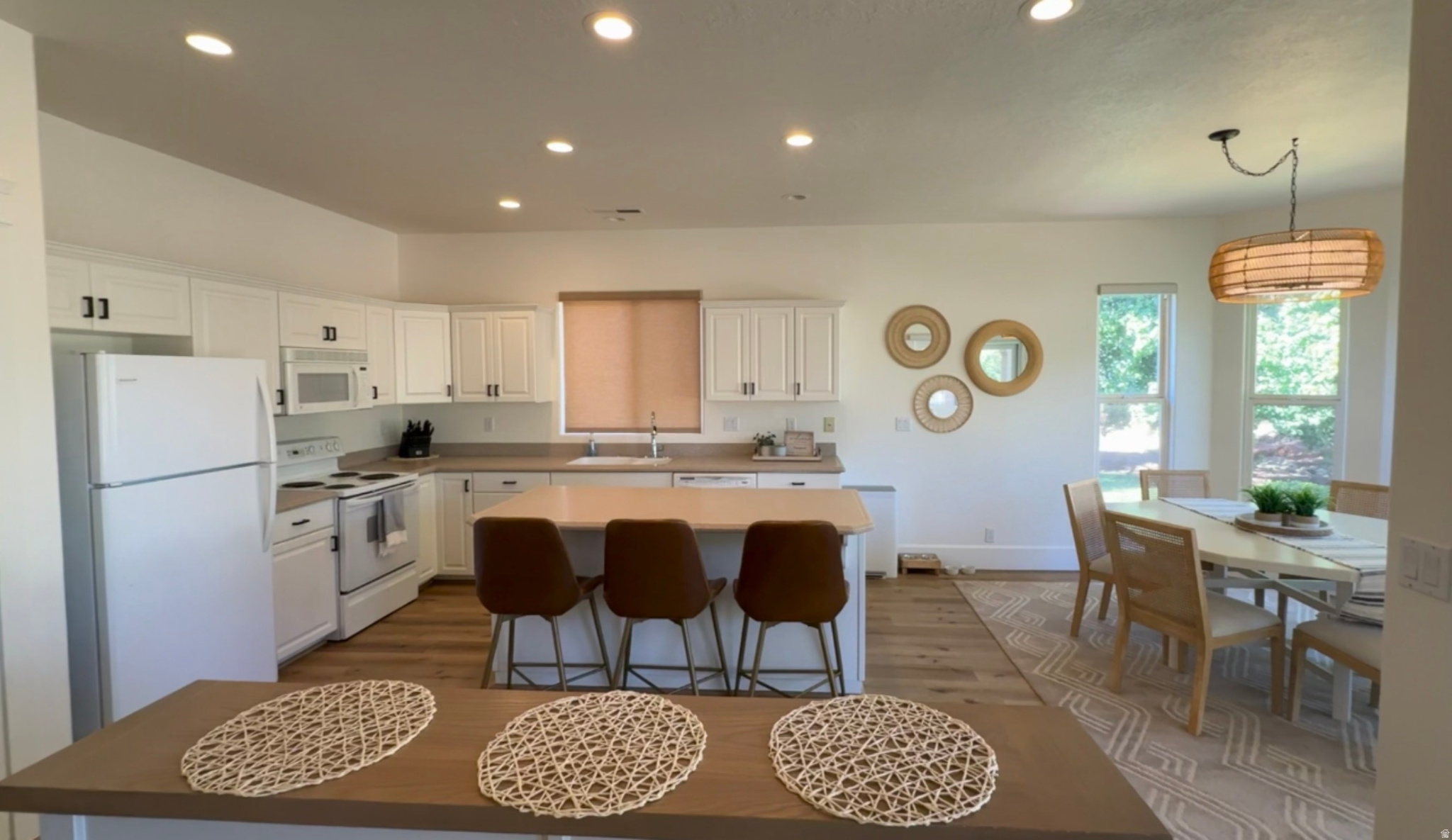 LAGUNA AT GREEN SPRINGS - Residential