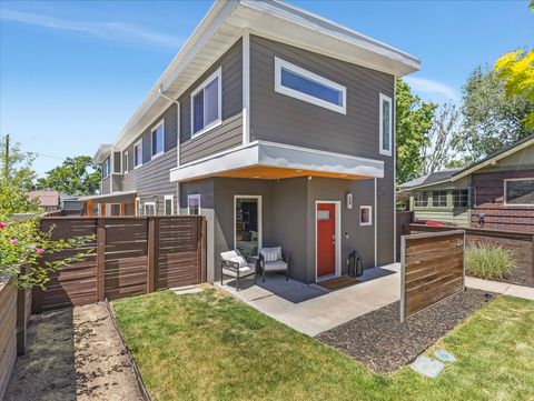 Homes For Sale - 1738 S Windsor St<br/> Salt Lake City, UT 84105