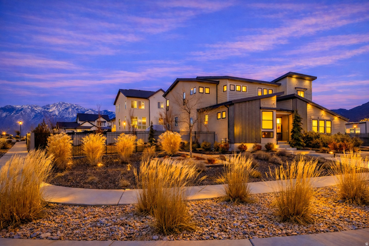 WILLOW CREEK - Residential