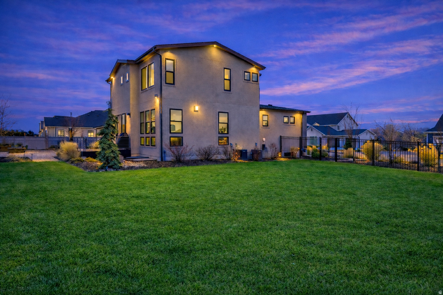 WILLOW CREEK - Residential